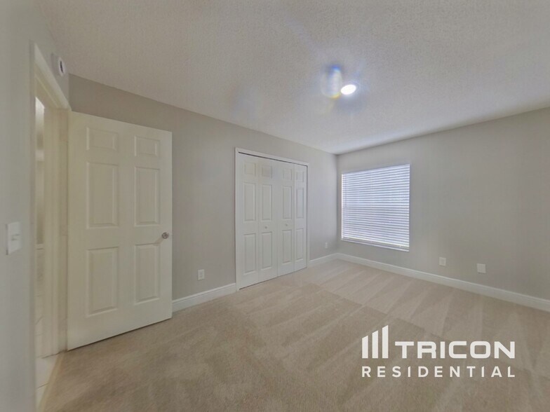 Building Photo - 792 Silversmith Cir