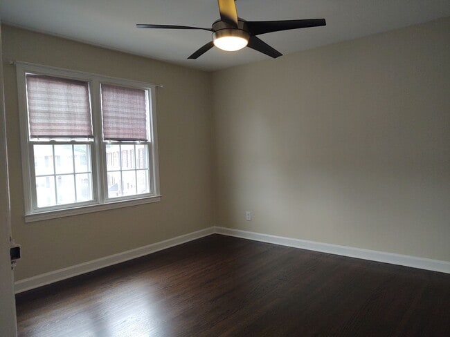 Building Photo - Cozy Condo located in McAlway Manor in Cot...