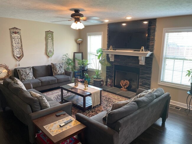 Building Photo - 1046 Christian James Ct