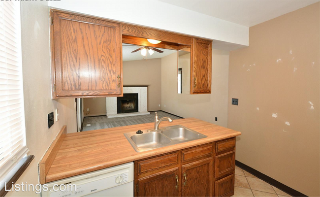 Building Photo - 3 br, 1 bath House - 8195 Freemantle Dr