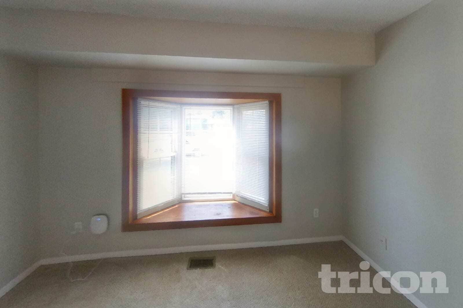 Building Photo - 2286 Farnsworth Dr
