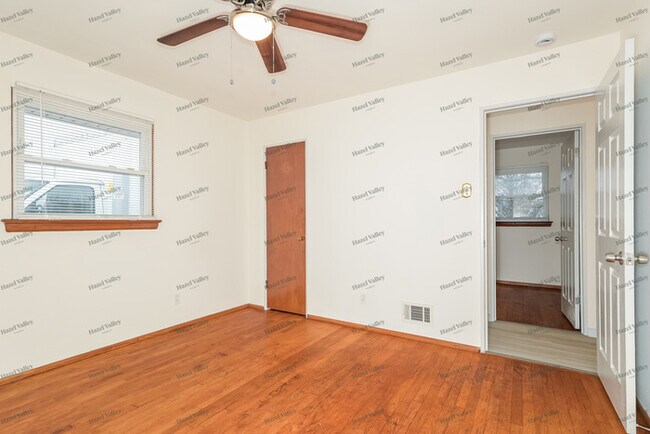 Building Photo - 8616 Elwyn Dr