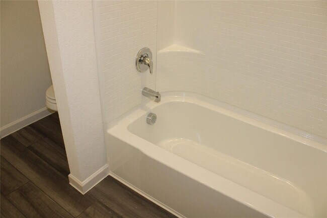 Building Photo - 1665 Hossler Trl
