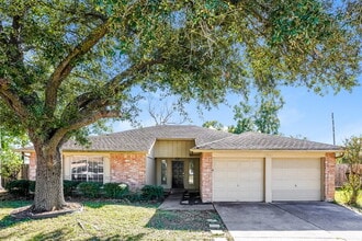 Building Photo - 7202 Skylight Ln
