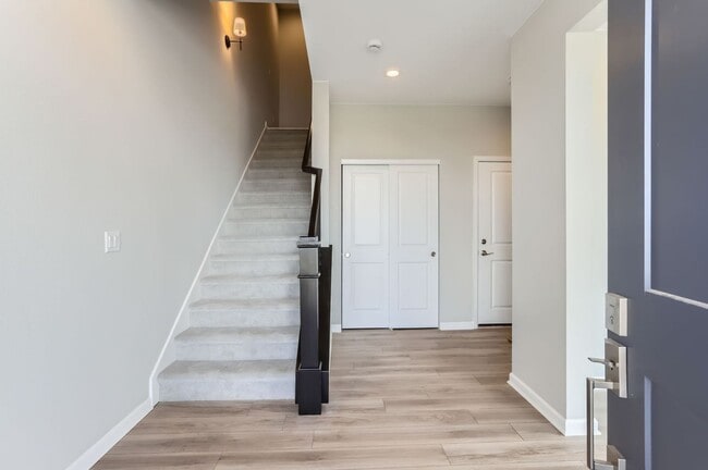 Building Photo - 676 Saddle Dr