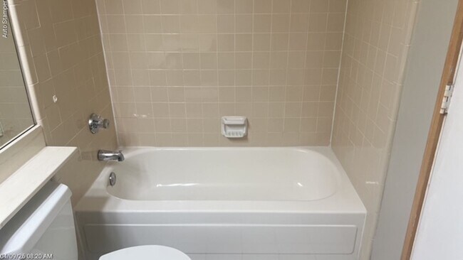 Building Photo - 501 Lantana Dr