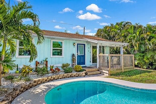 Building Photo - 2686 Hinda Rd