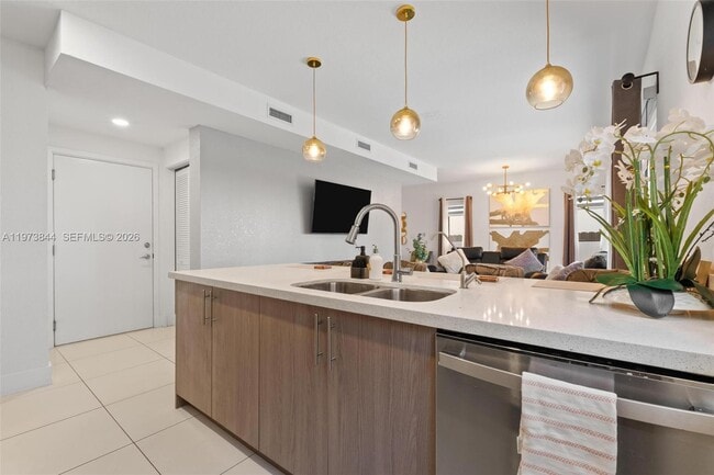 Building Photo - 206 NW 11th Ct