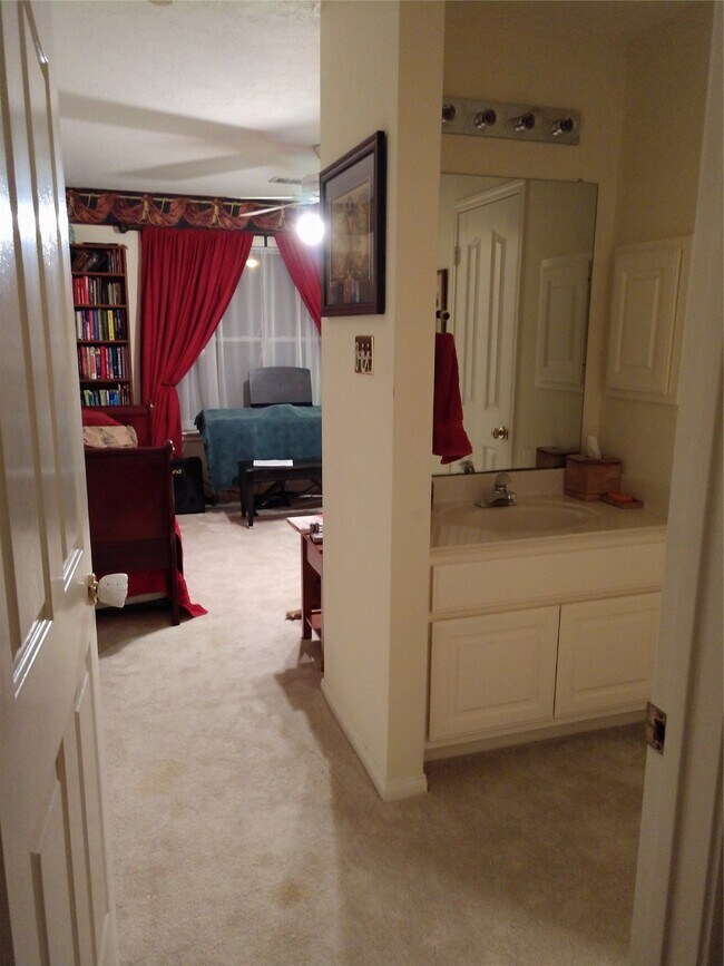 Building Photo - 15222 Holland Fields Cir