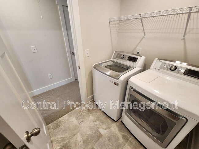 Building Photo - 112 Outback Dr