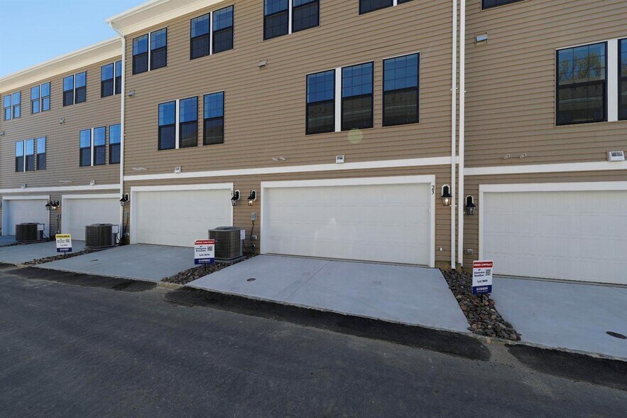 Building Photo - 23 Clementon Rd W