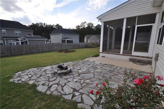 Building Photo - 84 Fairview St