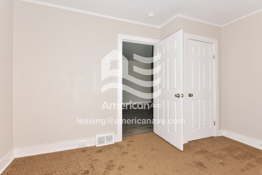 Building Photo - 2414 Gass Ave