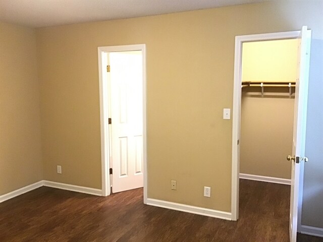 Building Photo - 3494 Sandpiper Dr