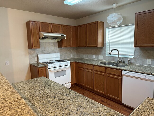 Building Photo - 14915 Sugar Sands Dr