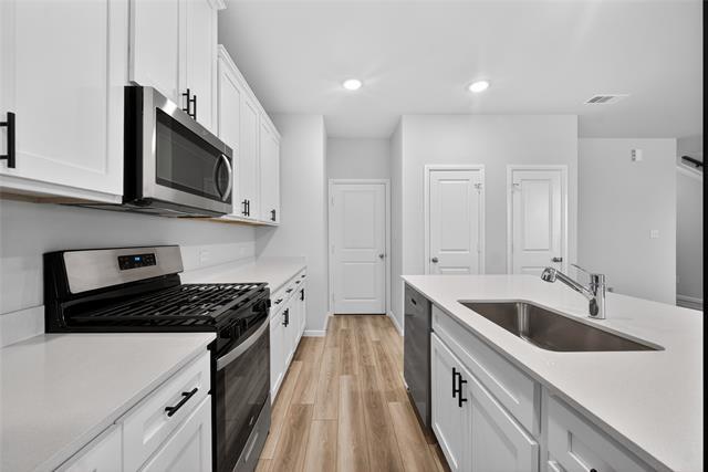 Building Photo - 1210 Aruba Ave