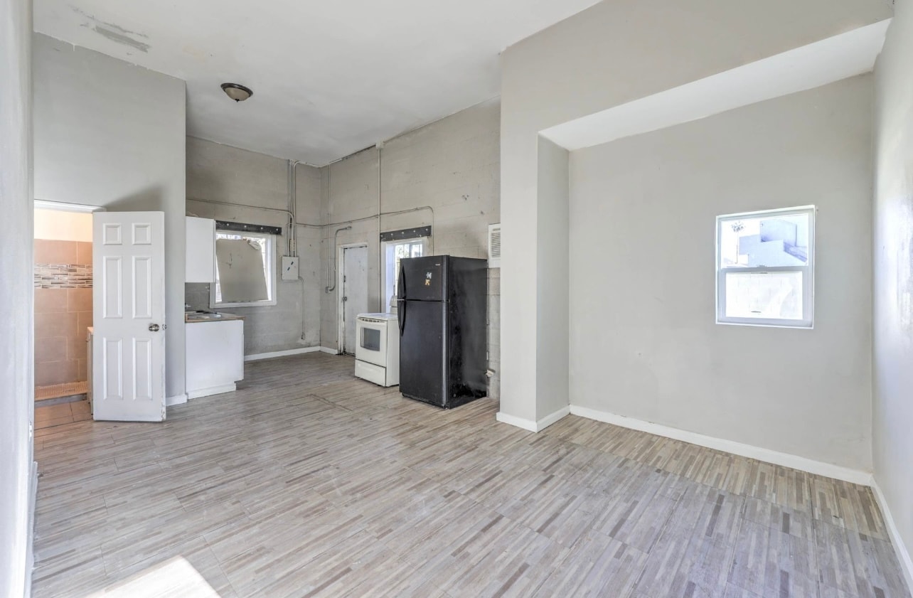 Building Photo - 1305 Palm St