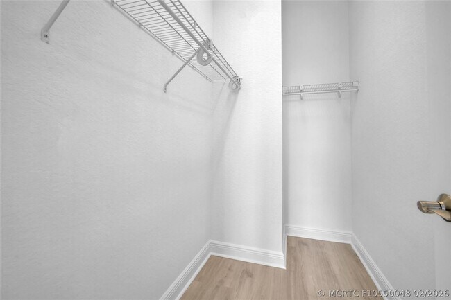 Building Photo - 6809 Lakeside Cir N