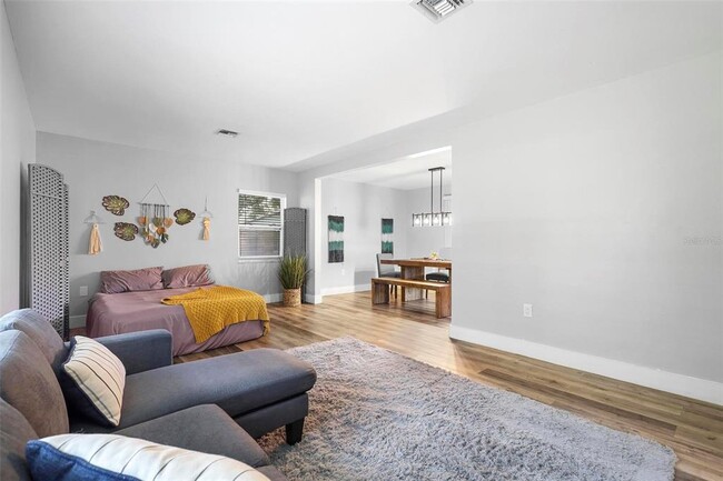 Building Photo - 412 Pinar Dr