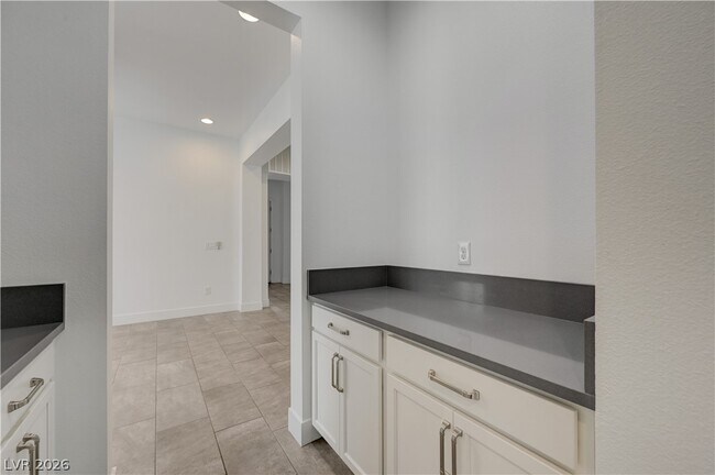 Building Photo - 6020 Langreo Ln