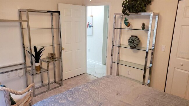 Building Photo - 8804 Manor Loop