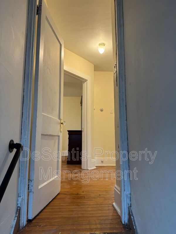 Building Photo - 2450 Starkamp St