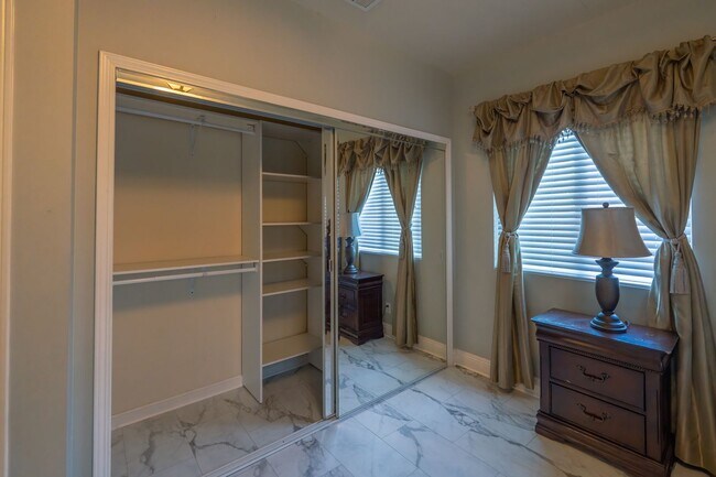 Building Photo - 1410 Encino Ave