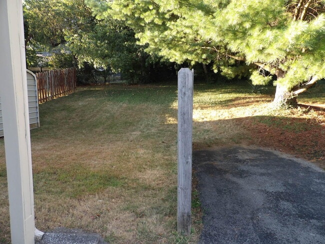 Building Photo - 837 Malabu Dr