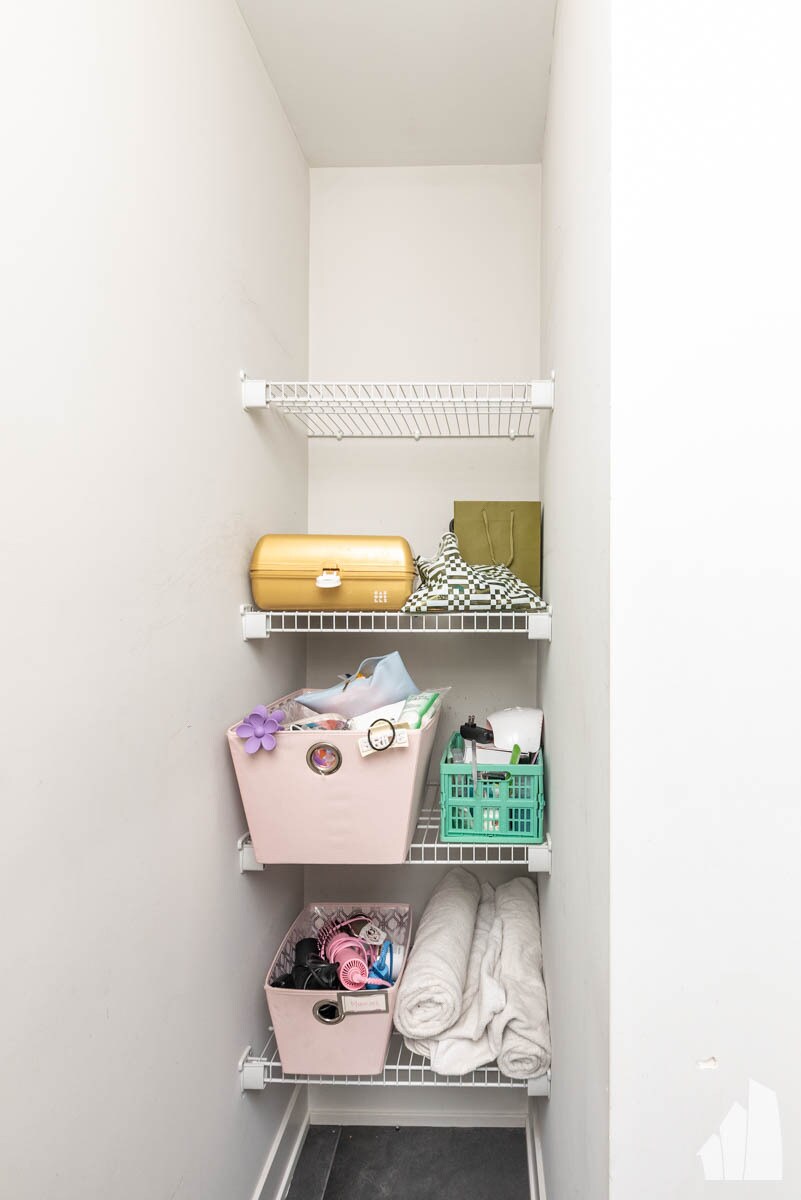 Building Photo - 1013 W 18th Pl