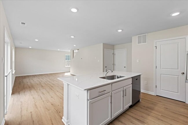 Building Photo - 113 Malibu Dr