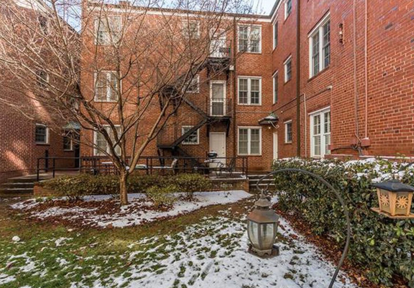 Patio - 1337 E Morehead St