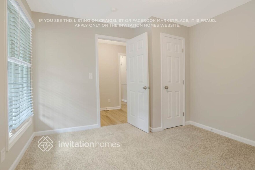 Building Photo - 1801 Romans Dr