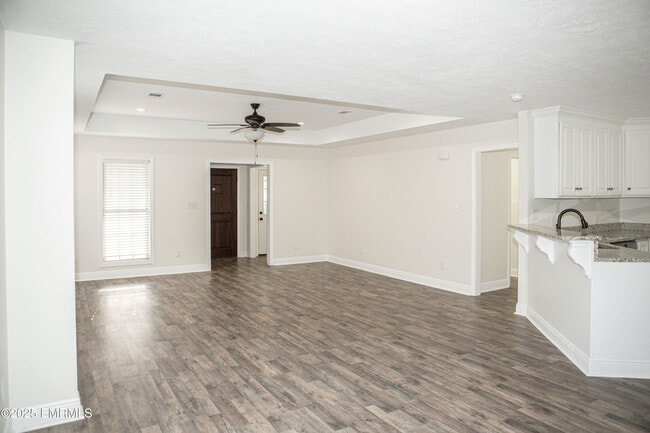 Building Photo - 6821 10th Ave