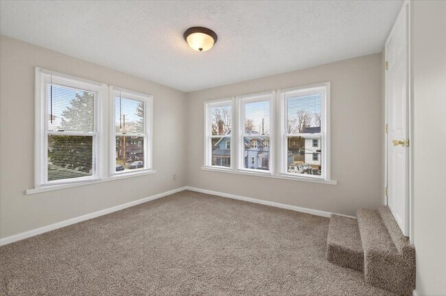 Building Photo - 636 E 34th St