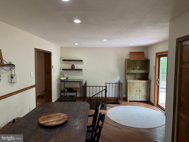 Building Photo - 1249 Little Mill Rd
