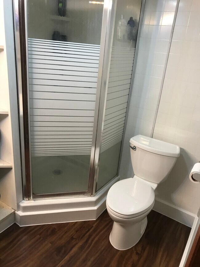 Building Photo - 1215 7th St E