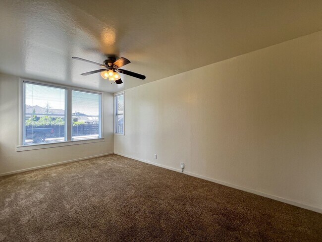 Building Photo - Charming 2 Bedroom, 1 Bathroom Home with Large Fenced Yard + Garage