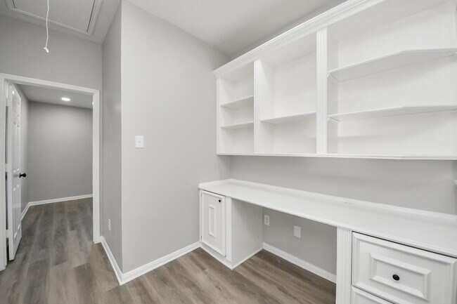 Building Photo - 13111 Porter Meadow Ln