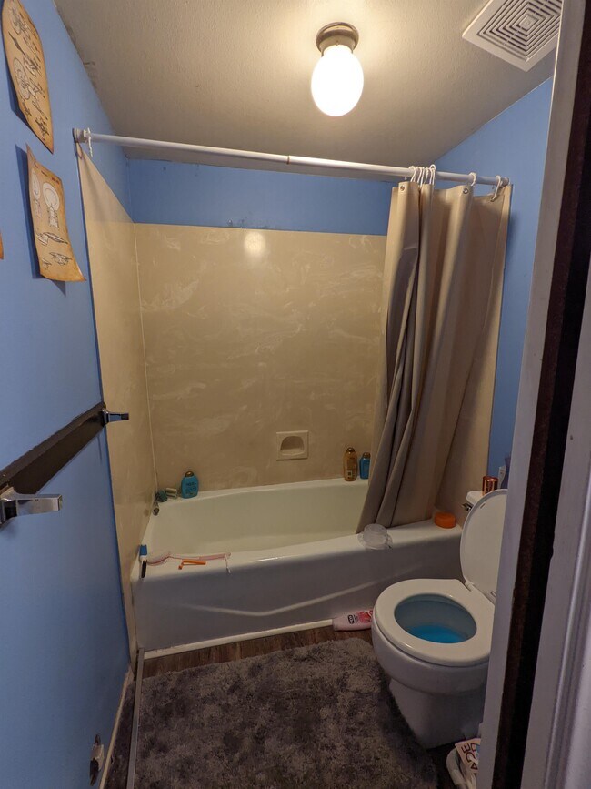 Building Photo - 1728 N 550 W