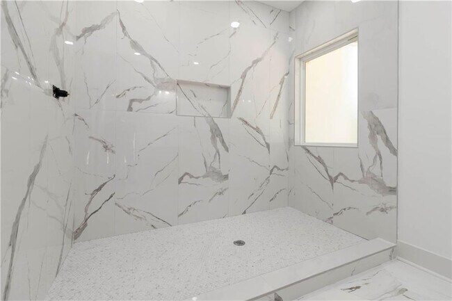 Building Photo - 2884 Thompson Cir