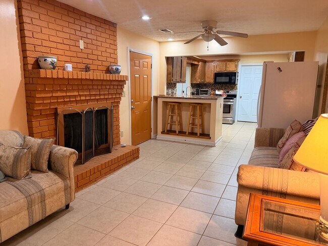 Building Photo - 3739 Leisure Woods Dr