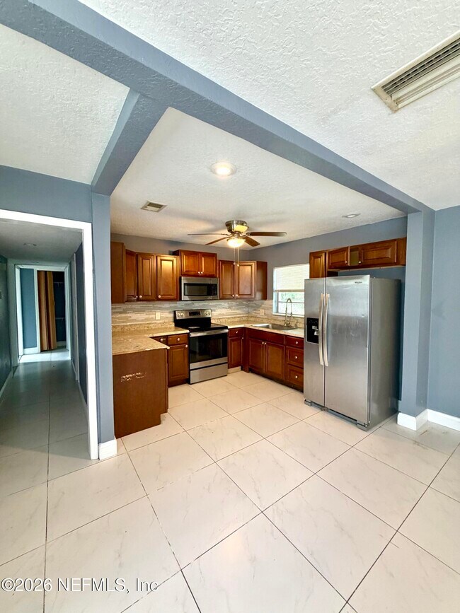 Building Photo - 5415 Lori Dr S