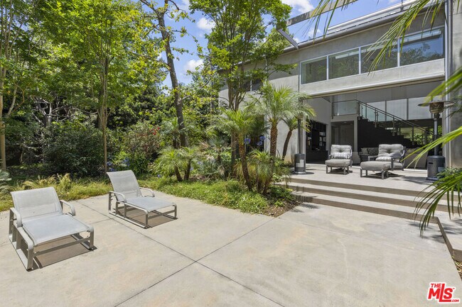 Building Photo - 1500 Rustic Ln