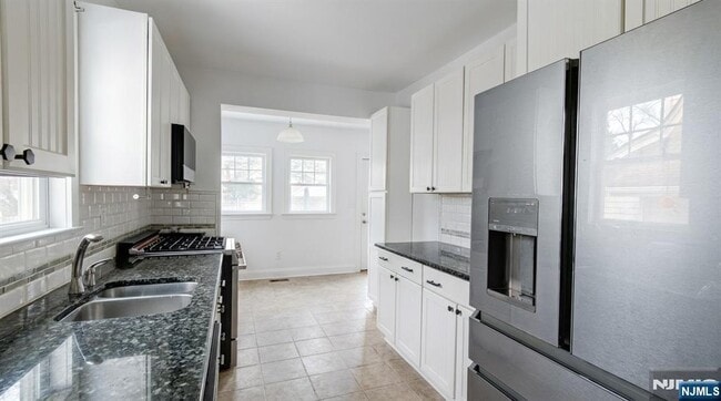 Building Photo - 33 Norwood Pl