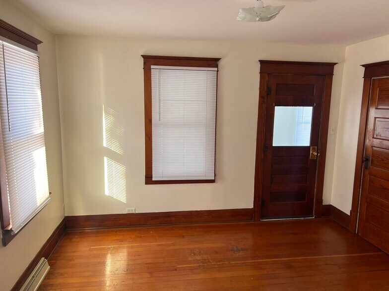 Building Photo - 23975 Tracy St