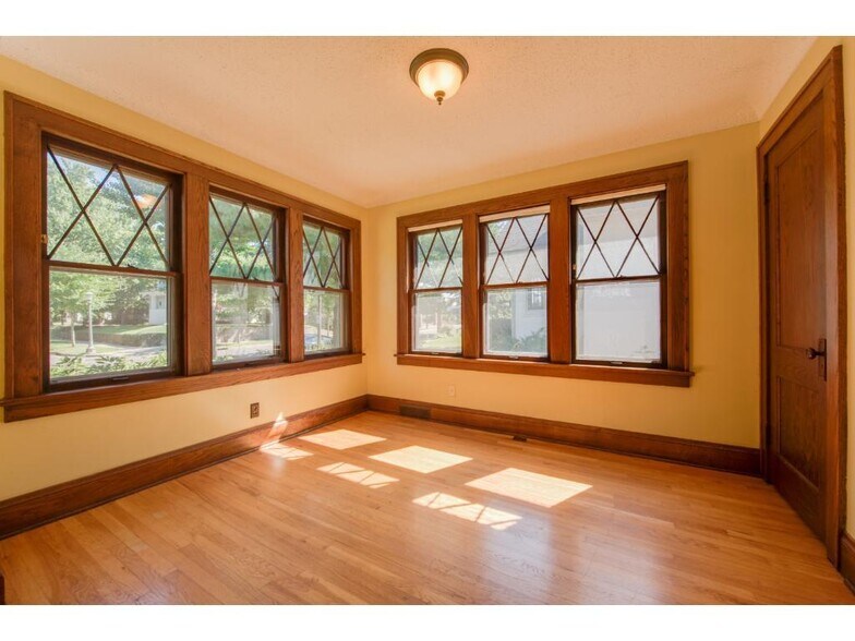 Building Photo - 1674 St Clair Ave