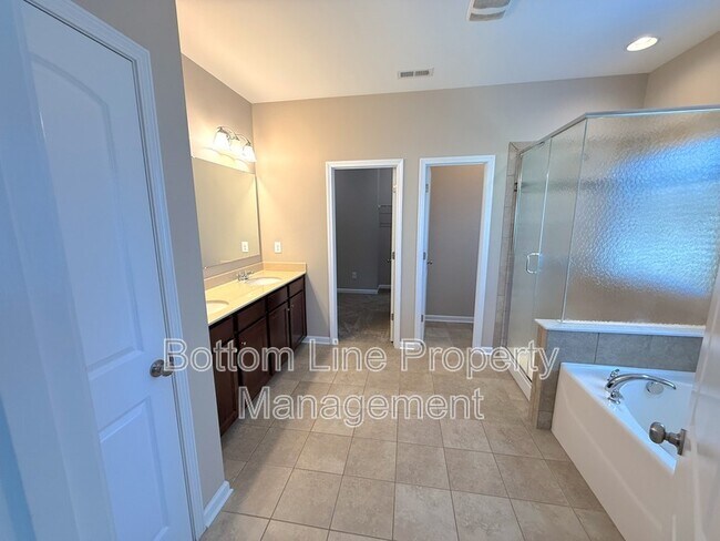 Building Photo - 178 Alexandria Dr