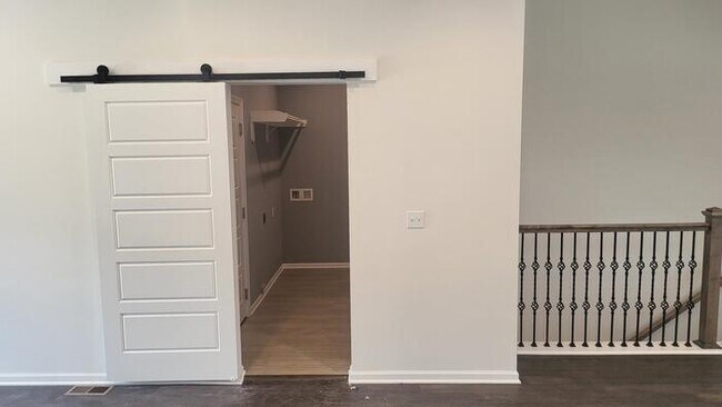 Building Photo - Newly constructed Maintenance provided 3 bed 2.5 bath