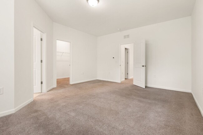 Building Photo - 4351 Flintlock Ln
