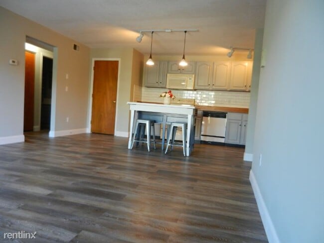 Building Photo - 1 br, 1 bath Condo - 68 Main Street